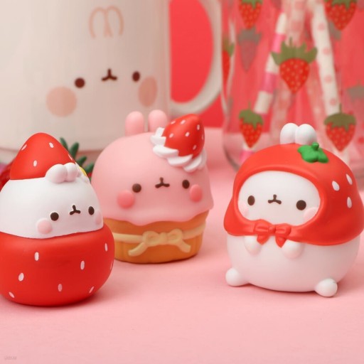 Molang Loves Strawberries