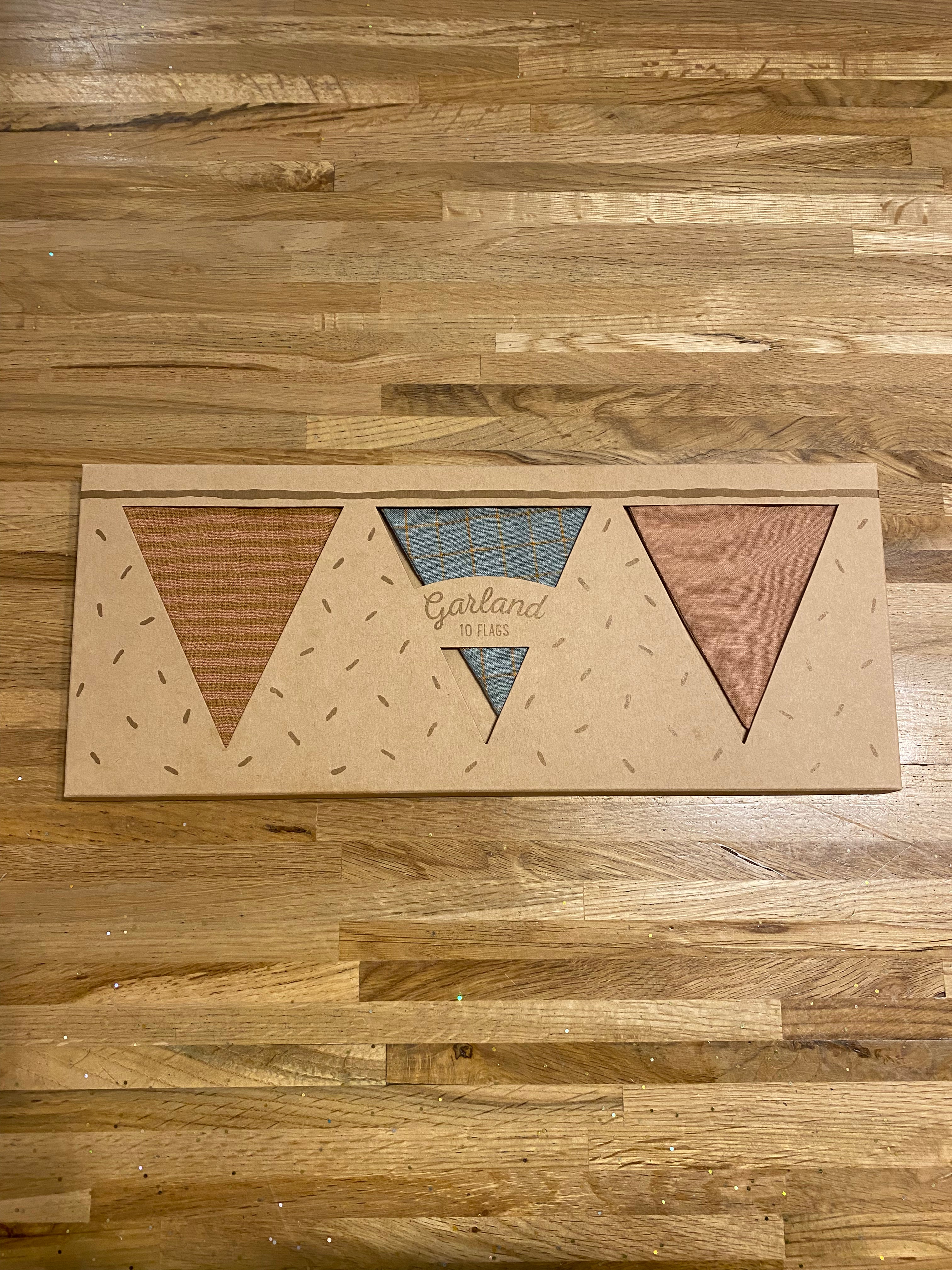 Garland - Ocher