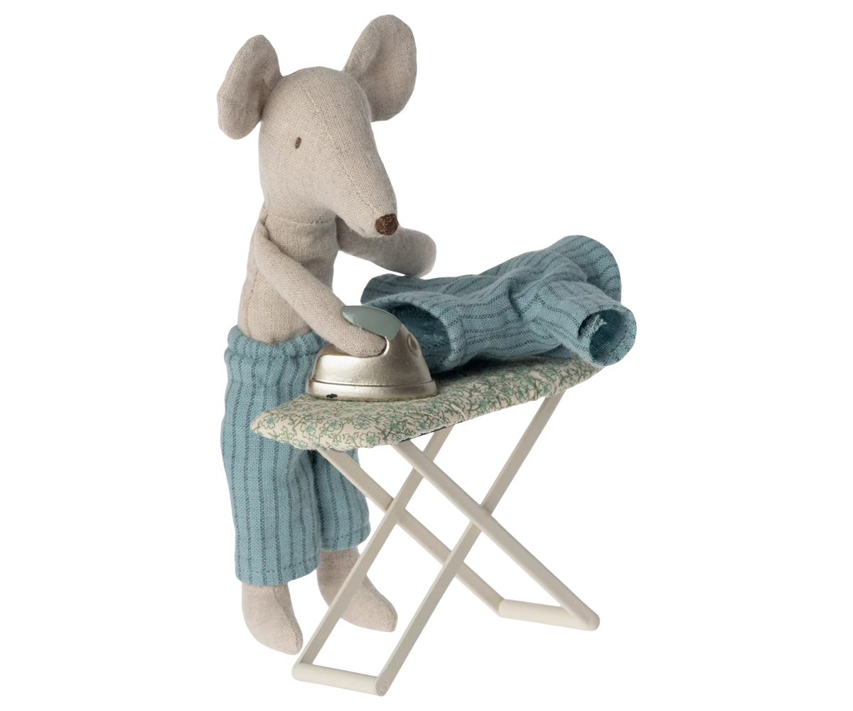 Iron and Ironing Board, Mouse - Pink