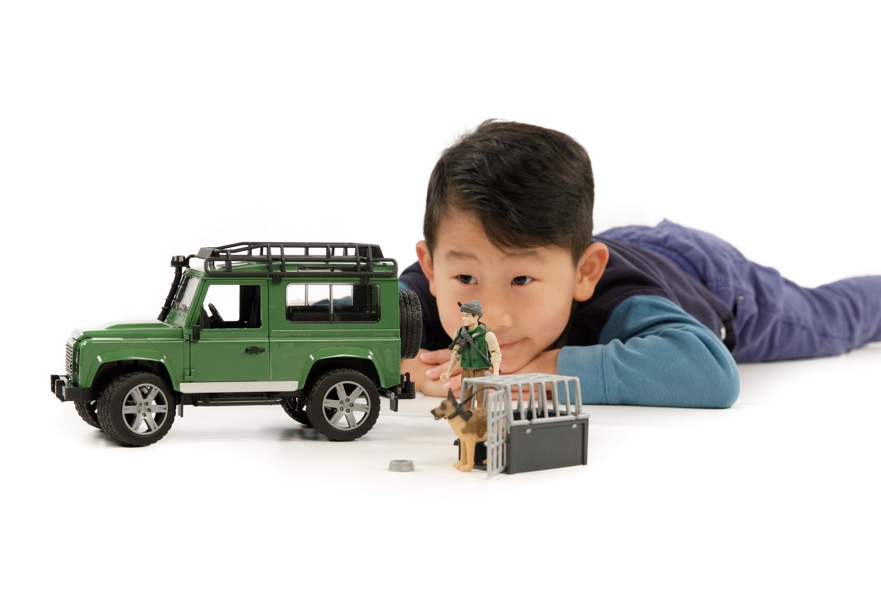 Land Rover w/ Forester and Dog