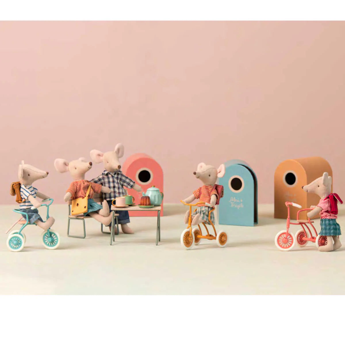 Tricycle Basket, Mouse