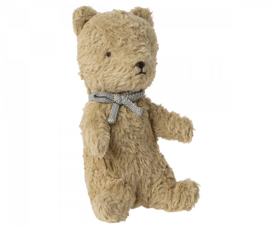 My First Teddy, Sand