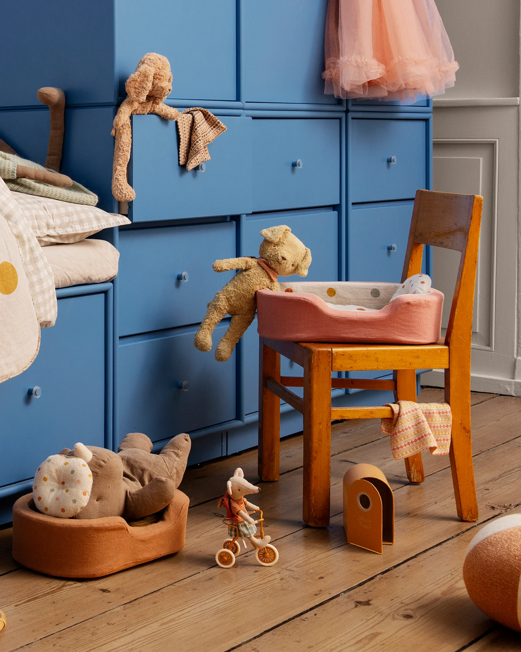 Dog Basket - Coral