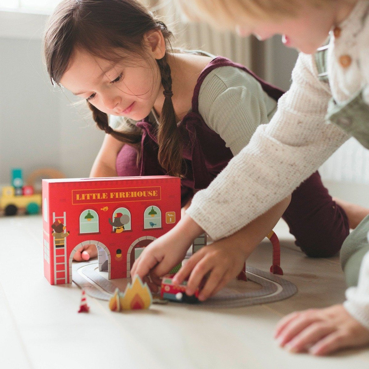 Firehouse Wind Up and Go Play set